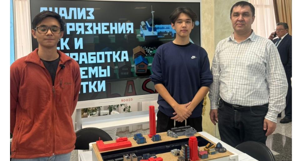 Атырауда Республика күніне арналған концерт пен инновациялық жобалар көрмесі өтті